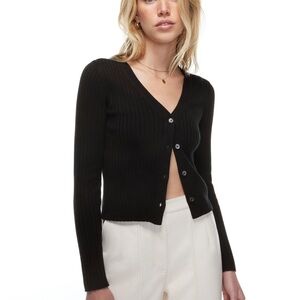 Aritzia Wilfred Manila Ribbed V Neck Button Cropped Cardigan